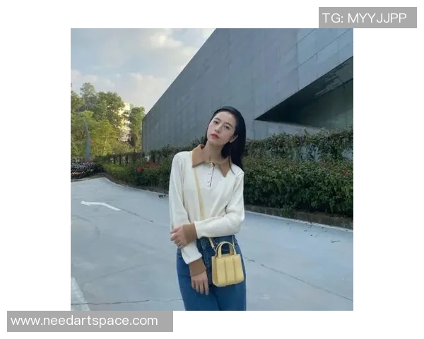 女生穿足球袜展现运动魅力与时尚风格的完美结合